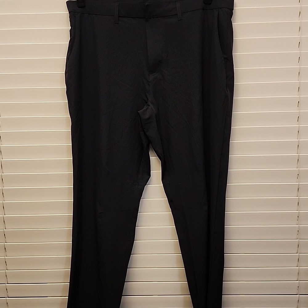 NWT Fabletics Men’s Dark Navy pants size XL